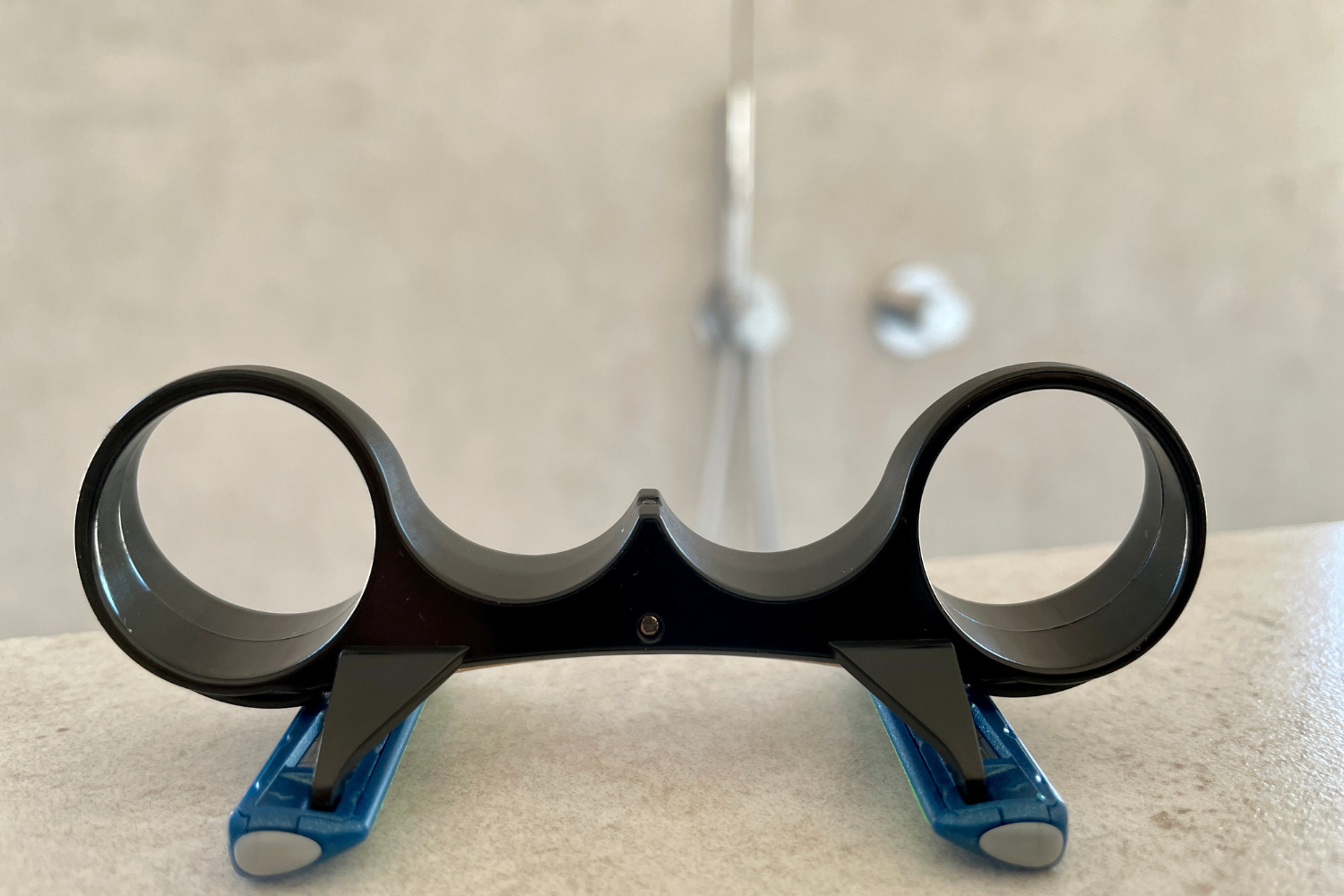 twinshaver – Der weltweit erste Einhand-Kopfrasierer für das sichere Glatze rasieren - schwarz